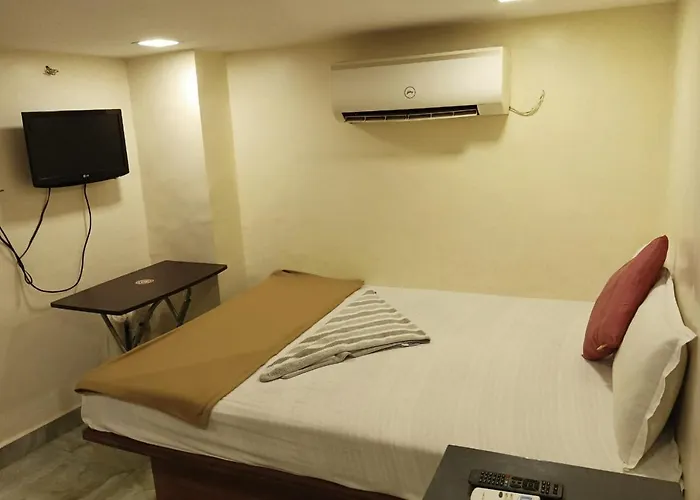 New Hotel Tara By Glitz Hotels Mumbai